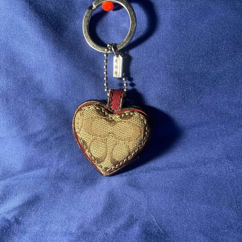 RARE Coach monogram maroon and brown heart! - Picture 2 of 2